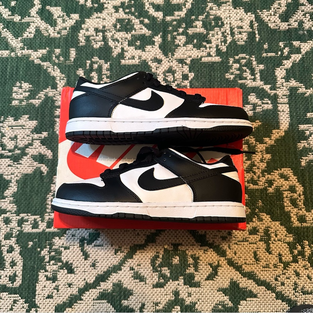Nike Dunk Low Panda